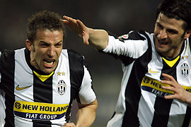 Del Piero comemora gol contra o Bologna, pela 28a rodada da Série A do 