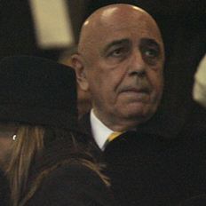 Adriano Galliani, administrador delegado do Milan, disse que o clube não fará loucuras para contratar novos atletas, e que a crise está afetando diretamente o time milanês