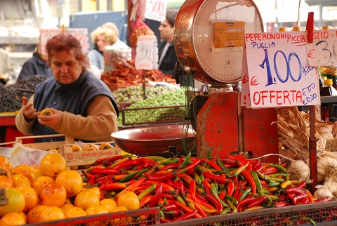 80% dos italianos já cortaram gastos neste ano de 2012