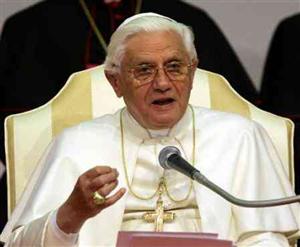 Papa Bento XVI pede que Brasil mantenha proibição a células-tronco