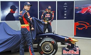 A equipe Toro Rosso de Fórmula 1 apresenta seu bólido para a temporada 2009