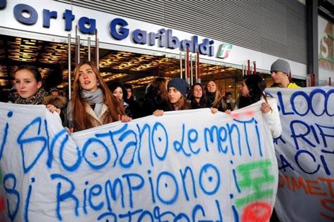 Estudantes voltaram a protestar em toda Itália
