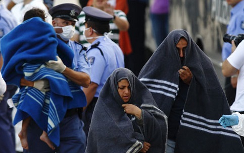 Imigrantes refugiados na ilha italiana de Lampedusa sofriam abuso sexual